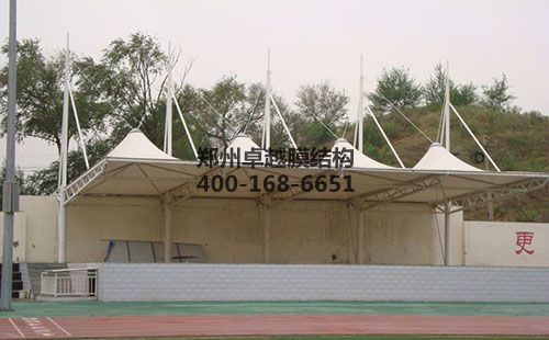 百色<font color='red'>膜結(jié)構(gòu)看臺(tái)</font>【百色職業(yè)學(xué)院等】設(shè)計(jì)施工案例